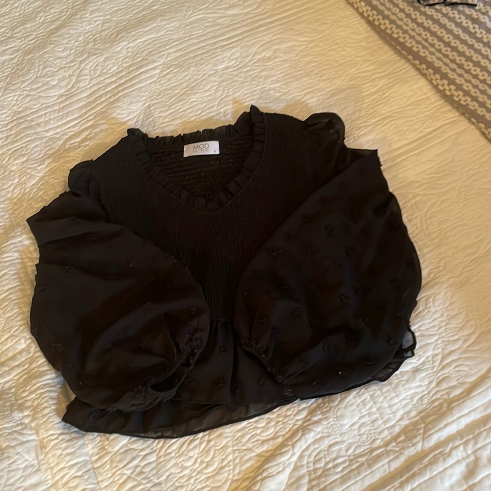 Mod on Trend Black Top